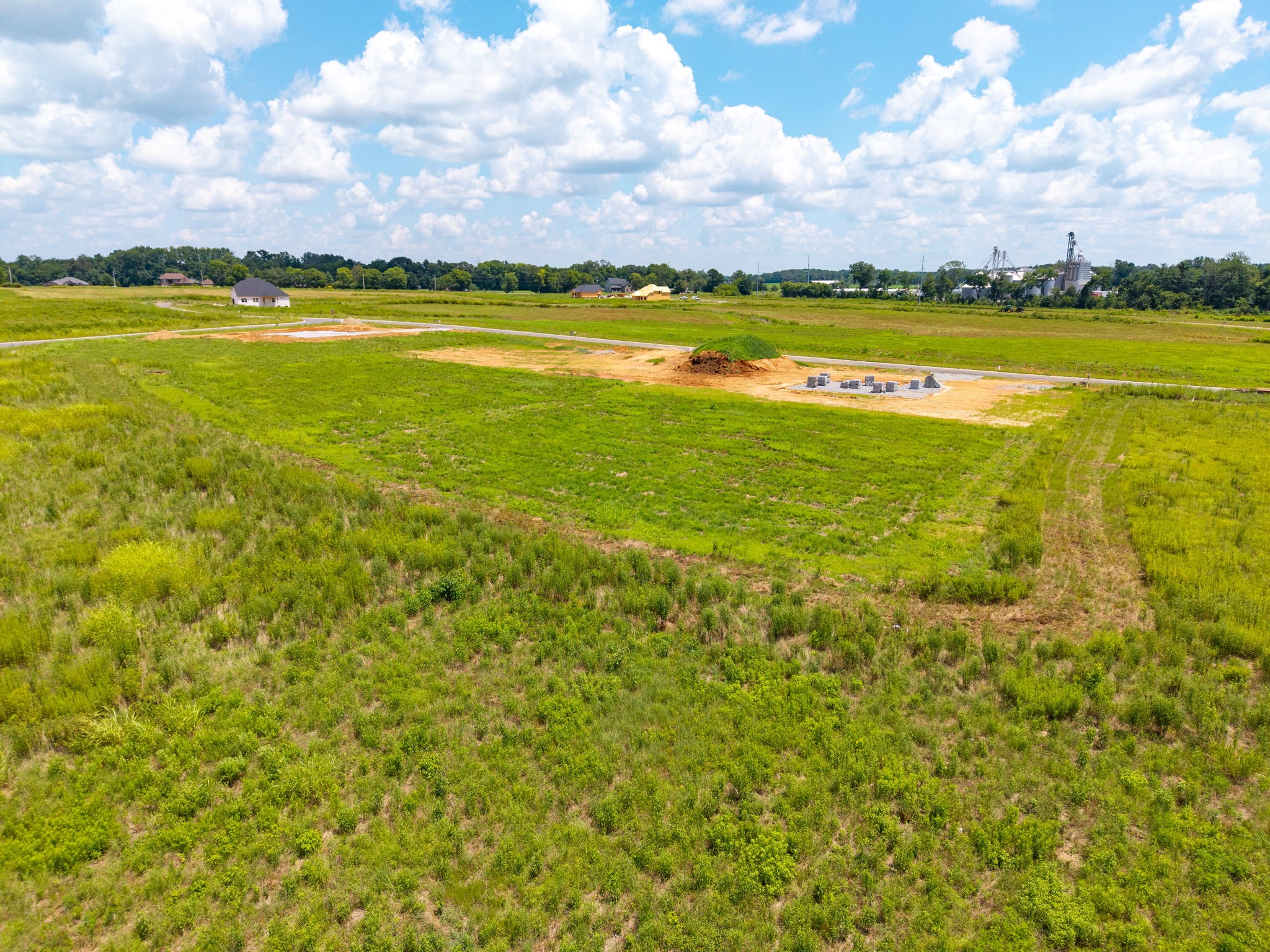 2108 Chivalry Way Clarksville, TN 37040 - Photo 8 of 49 a view of a city with an ocean and beach