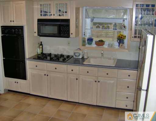 7 Watchung Road East Brunswick, NJ 08816 - Photo 4 of 7 Gallery Image 4