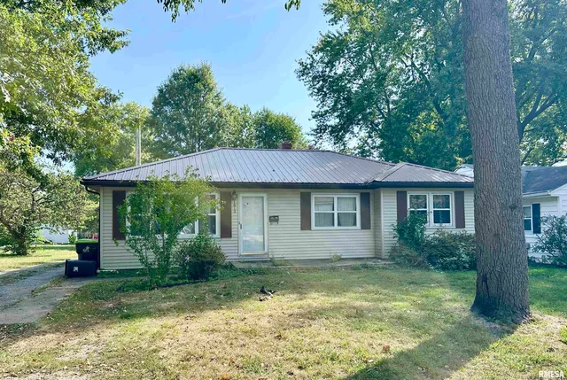 $75,000 | 1612 Elmwood Street, Jacksonville, IL 62650