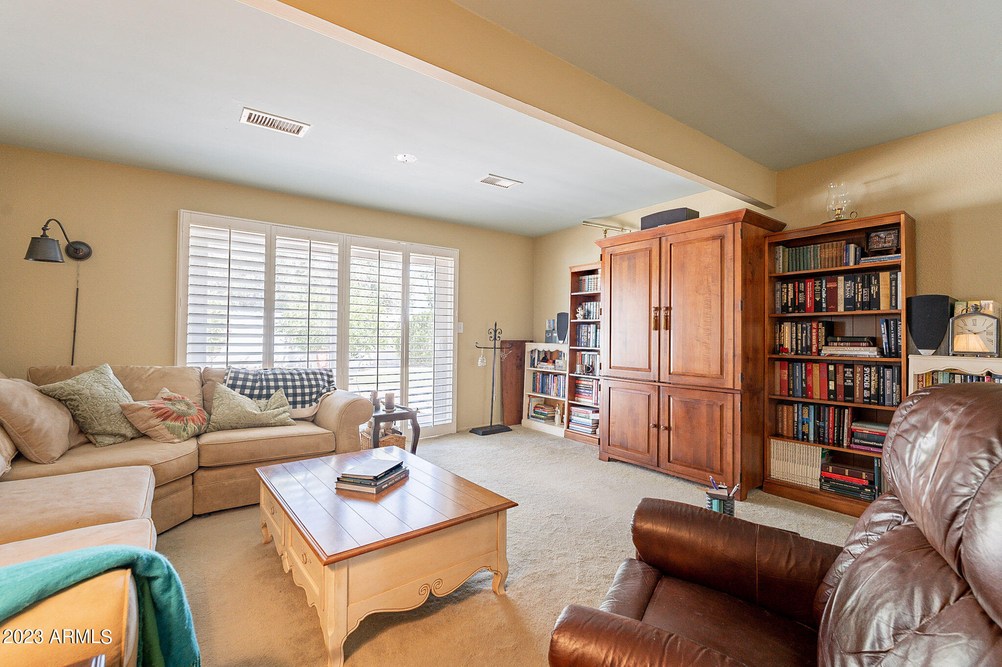 124 East Boca Raton Road Phoenix, AZ 85022 - Photo 8 of 31 Living Room