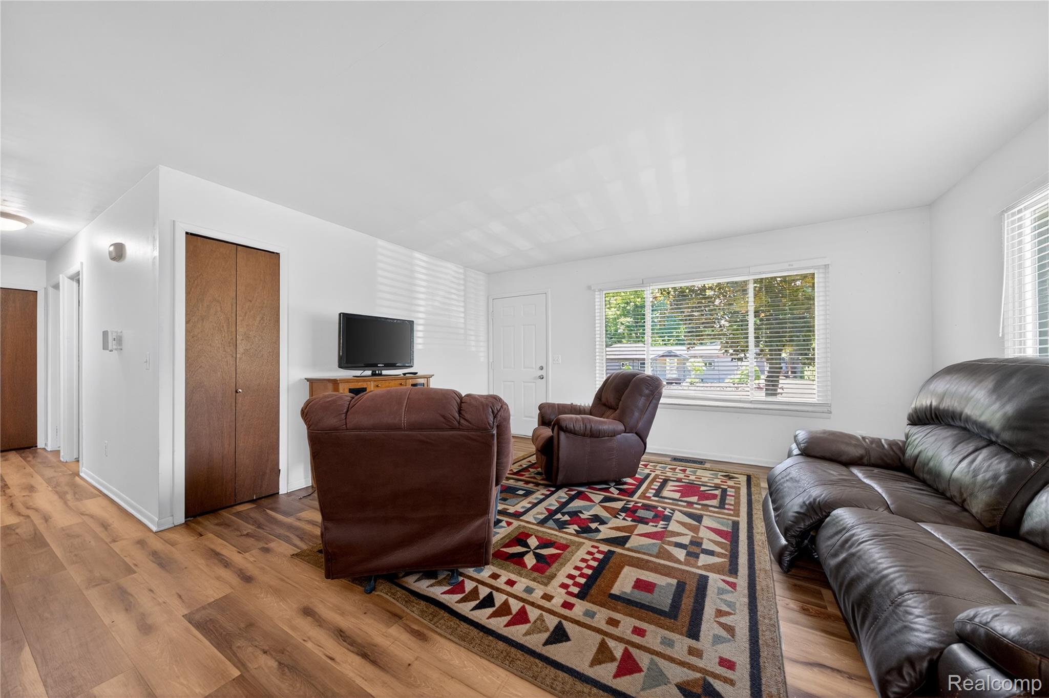 760 Heights Road Lake Orion, MI 48362 - Photo 9 of 24 DSC00441.jpg