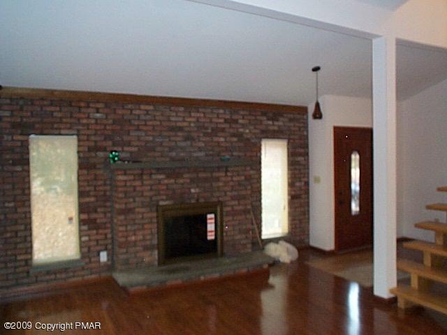 239 King Arthur Road Blakeslee, PA 18610 - Photo 2 of 17 Living Room View