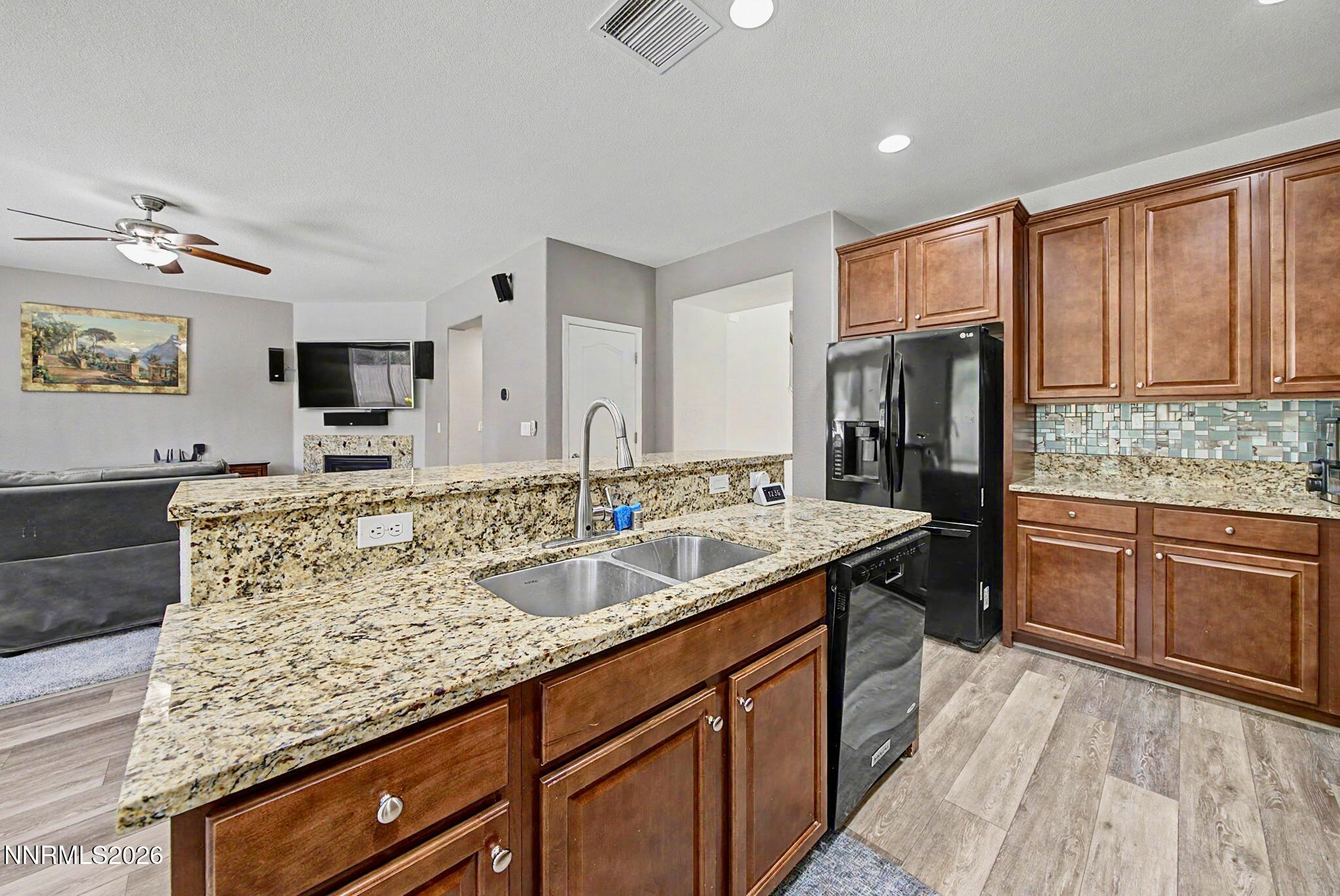 10891 Pebble Hill Drive Reno, NV 89521 - Photo 6 of 44 14-DSC07369-Edit