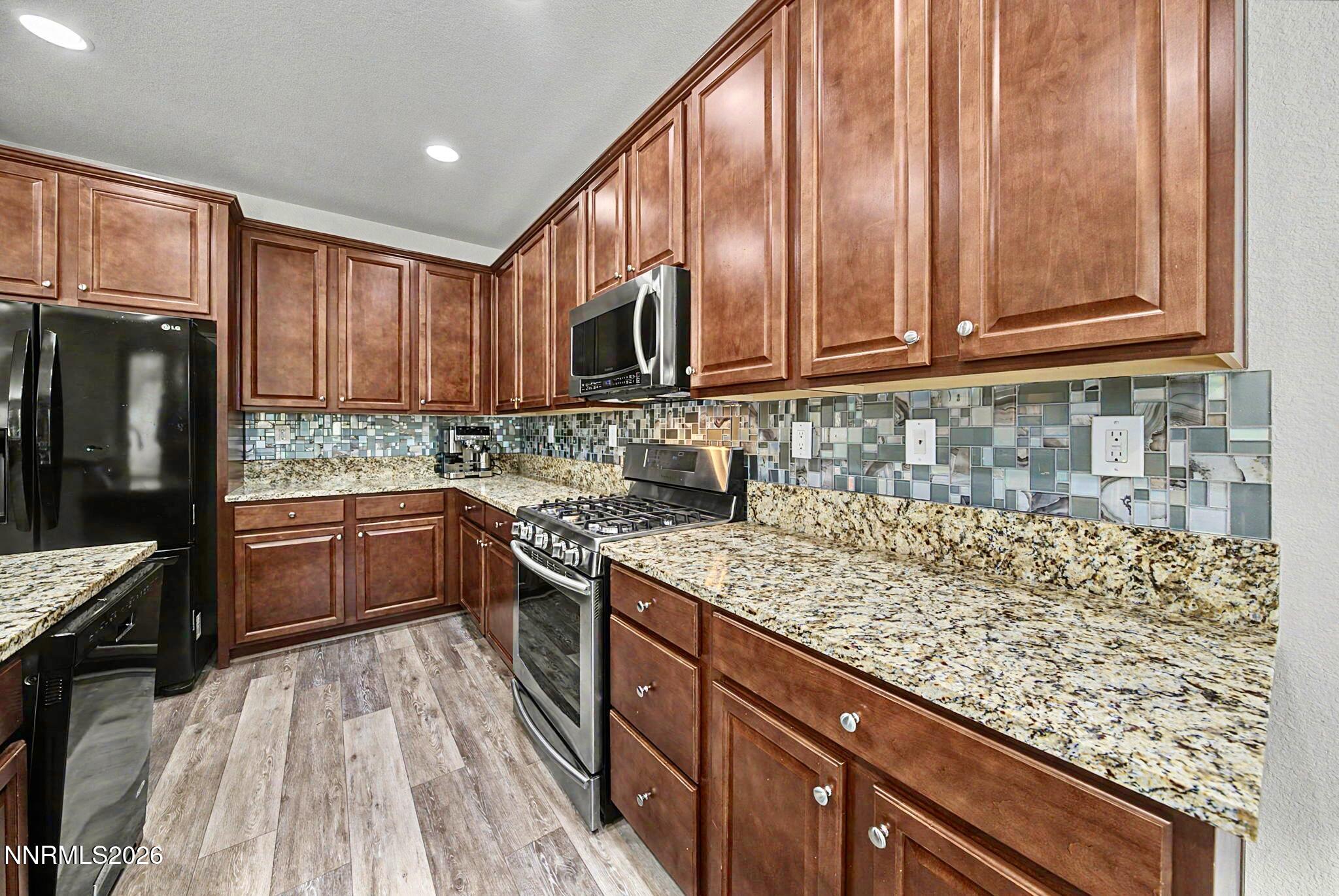 10891 Pebble Hill Drive Reno, NV 89521 - Photo 7 of 44 13-DSC07364-Edit