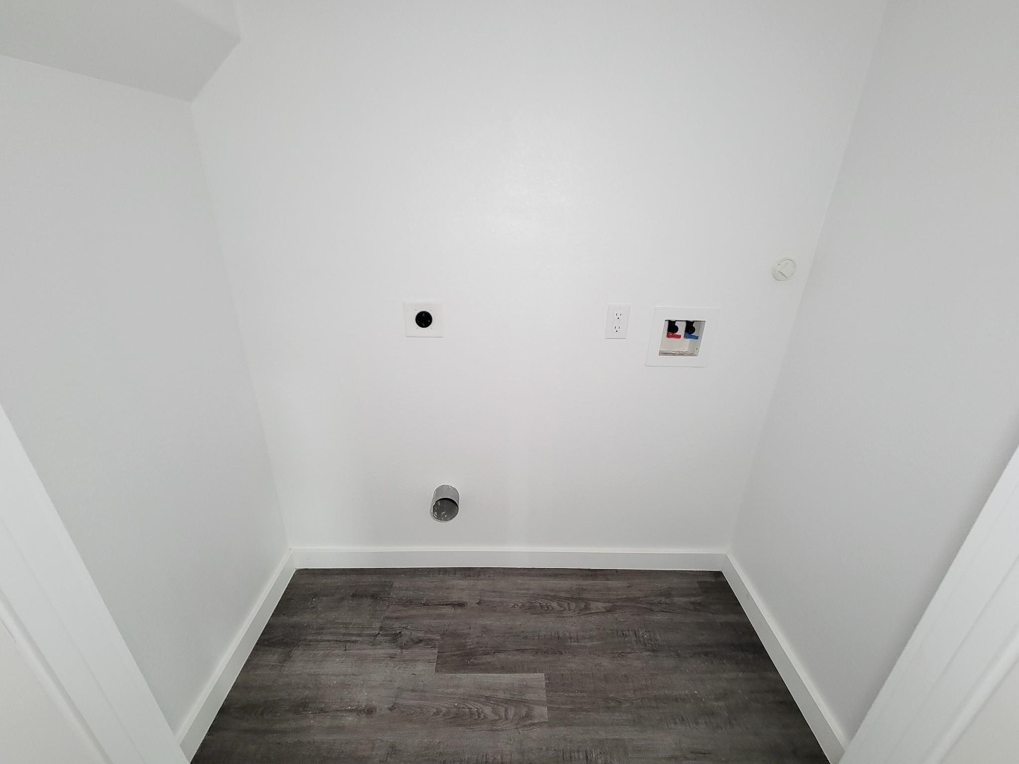 8122 Sterlingshire Street, Unit B Houston, TX 77078 - Photo 27 of 27 a view of an empty room