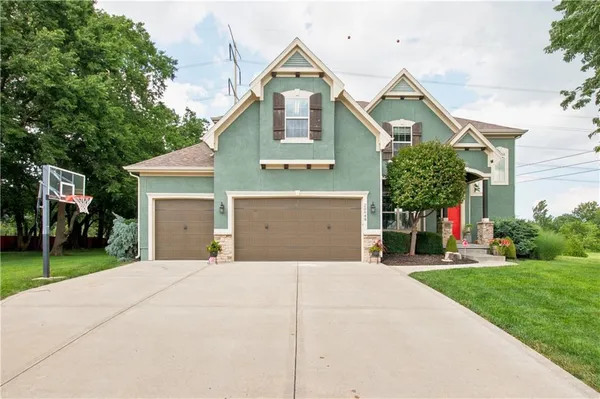 $635,000 | 20648 West 107th Place, Olathe, KS 66061