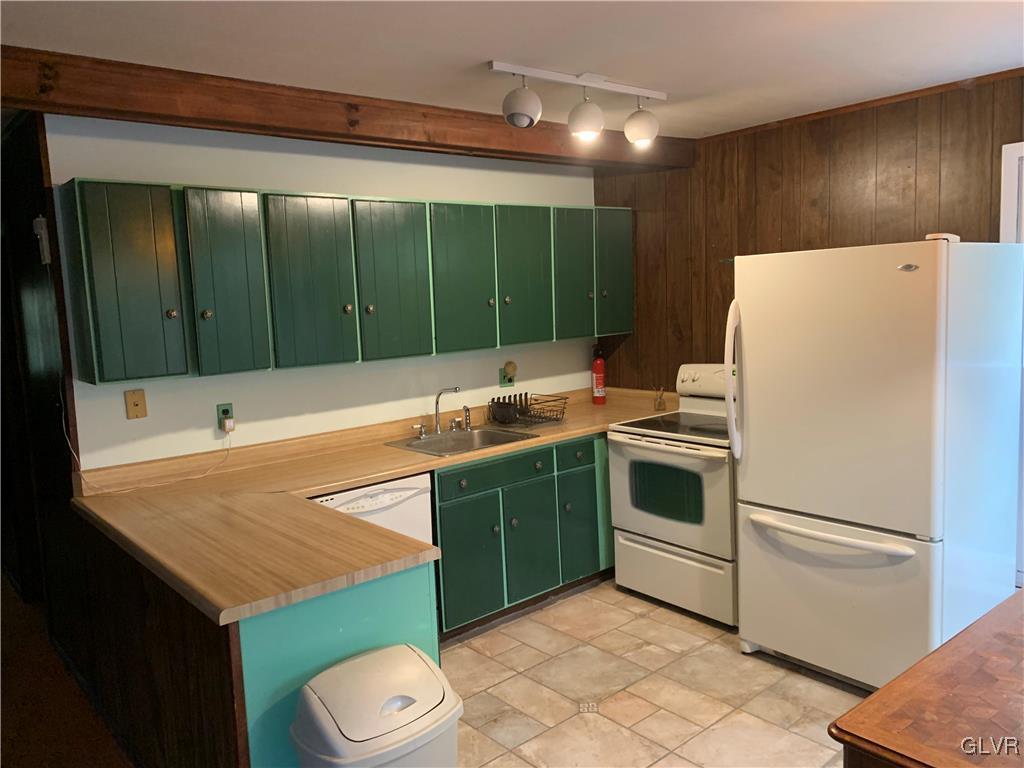 104 Schochs Mill Road Blakeslee, PA 18610 - Photo 8 of 25 Gallery Image 8