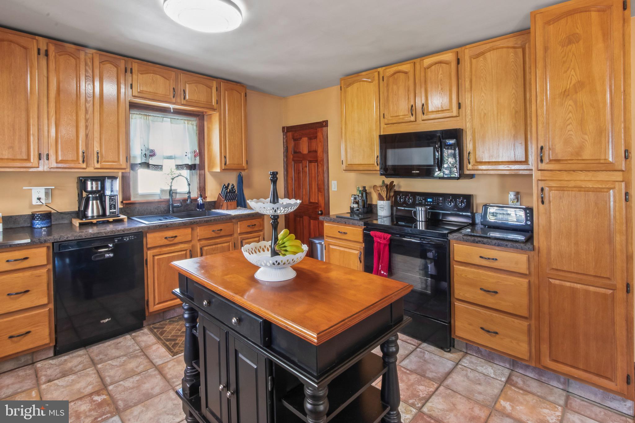 10 South Hook Road Pennsville, NJ 08070 - Photo 10 of 40 Kitchen