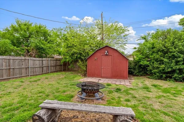 $275,000 | 1025 Livingston Drive, Hurst, TX 76053