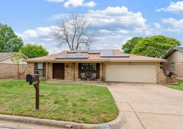$275,000 | 1025 Livingston Drive, Hurst, TX 76053