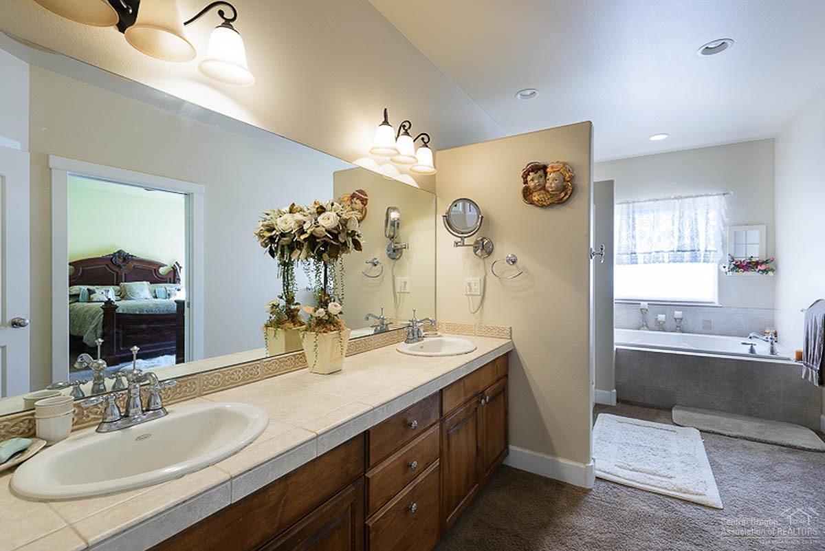61141 Ridge Falls Place Bend, OR 97702 - Photo 14 of 19 Additional Photo