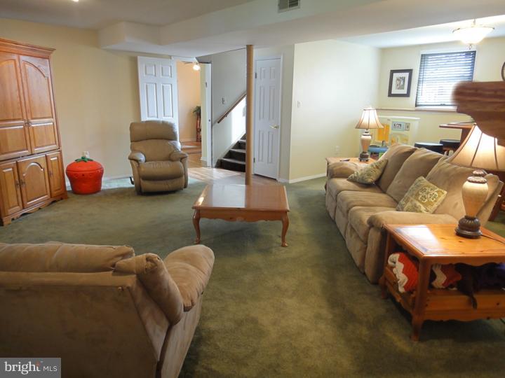 123 Bateman Road Langhorne, PA 19047 - Photo 13 of 23 Family Room