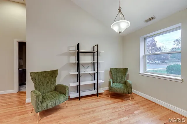 $2,524,500 | 8140-42 Whitburn Drive, Clayton, MO 63105