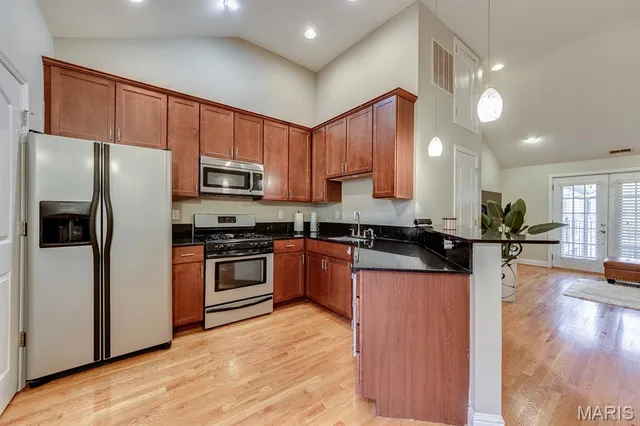 $2,524,500 | 8140-42 Whitburn Drive, Clayton, MO 63105