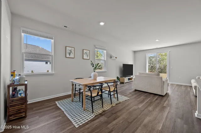 $2,450 | 107 Delray Court, Sneads Ferry, NC 28460