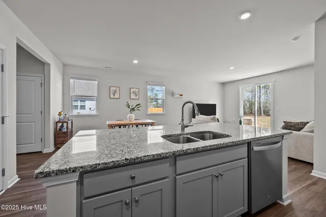 $2,450 | 107 Delray Court, Sneads Ferry, NC 28460