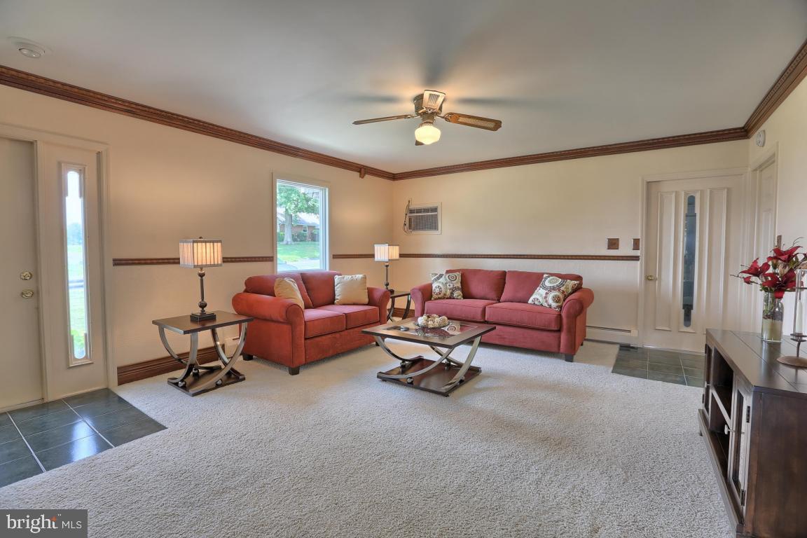 392 West Lexington Road Lititz, PA 17543 - Photo 2 of 51