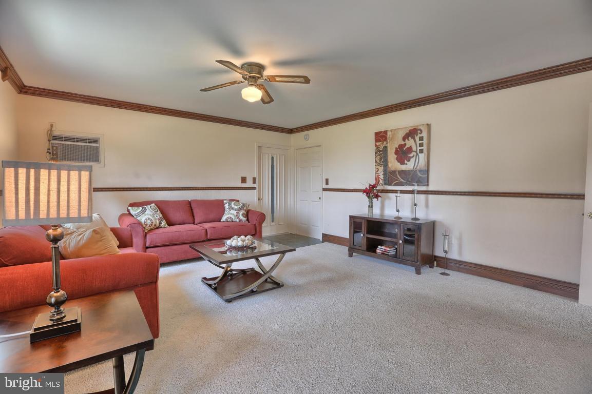 392 West Lexington Road Lititz, PA 17543 - Photo 3 of 51
