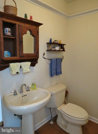 1373 Macton Road Street, MD 21154 - Photo 11 of 30 Powder Room
