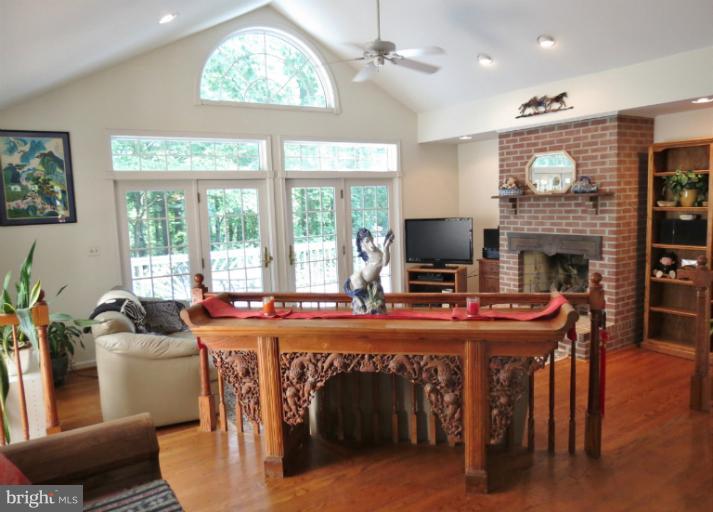 1373 Macton Road Street, MD 21154 - Photo 3 of 30 Living Room