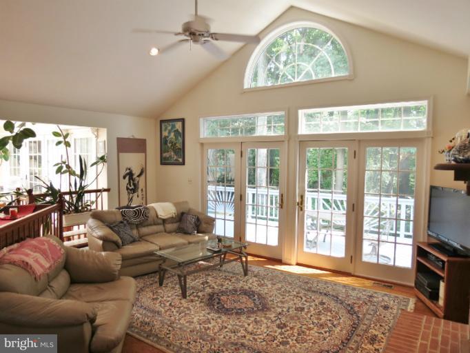 1373 Macton Road Street, MD 21154 - Photo 4 of 30 Living Room