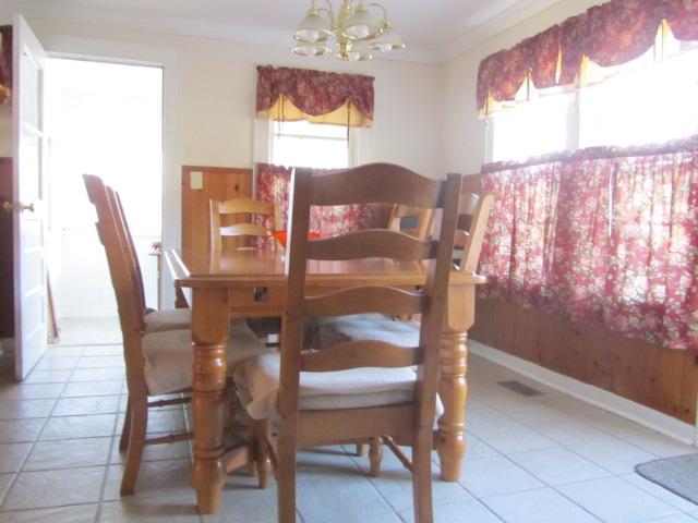1330 West Field Road Dickson, TN 37055 - Photo 14 of 20 Tiled Eating Area
