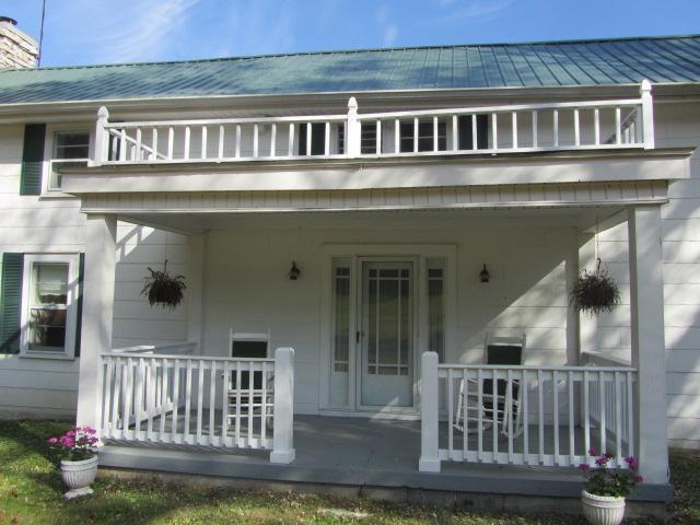 1330 West Field Road Dickson, TN 37055 - Photo 4 of 20 Covered Front Porch