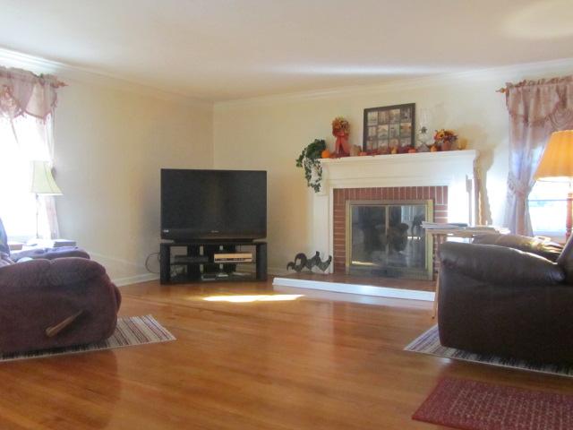 1330 West Field Road Dickson, TN 37055 - Photo 7 of 20 Great Room with Fireplace