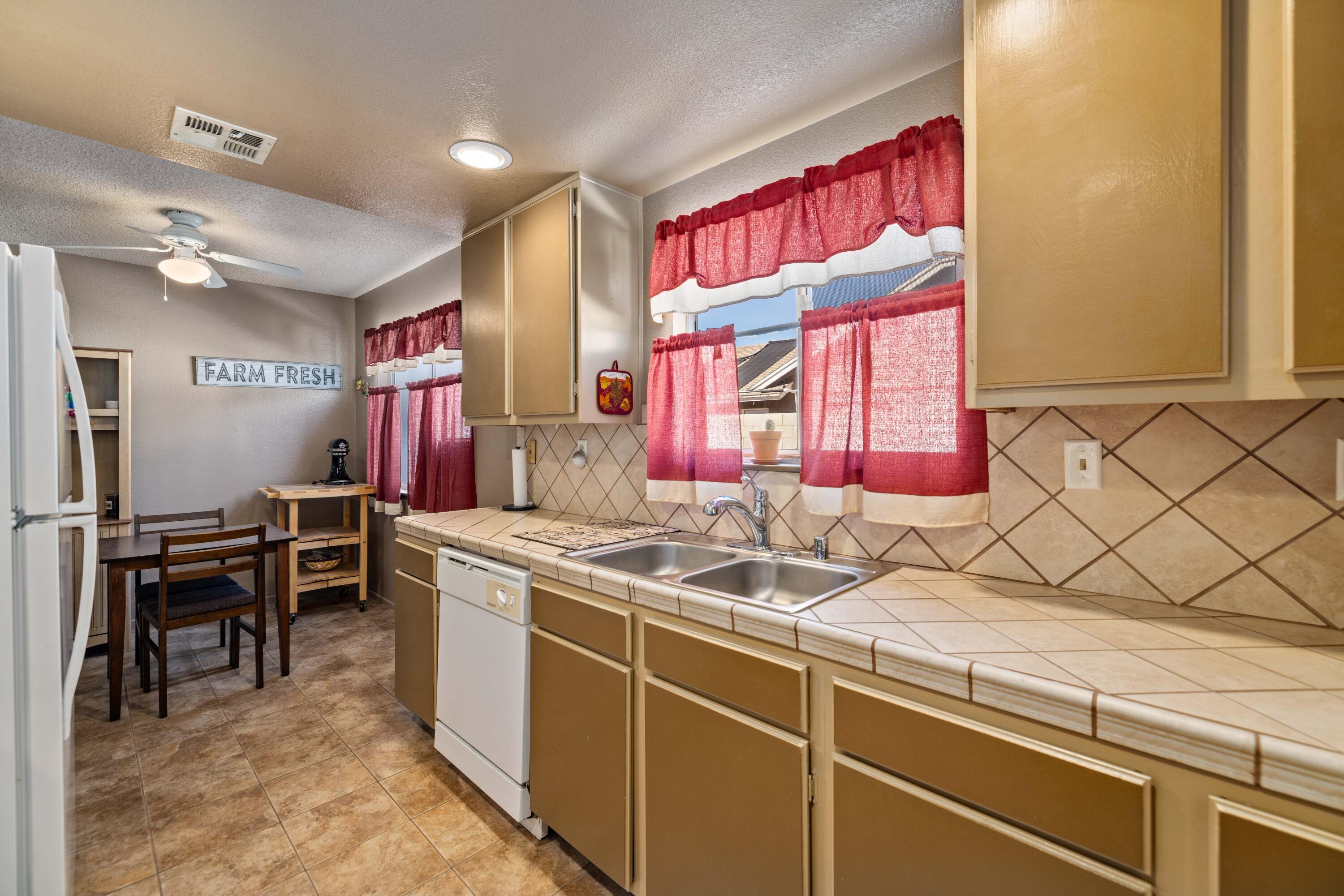 43130 18th Street West Lancaster, CA 93534 - Photo 12 of 28 18Kitchen3