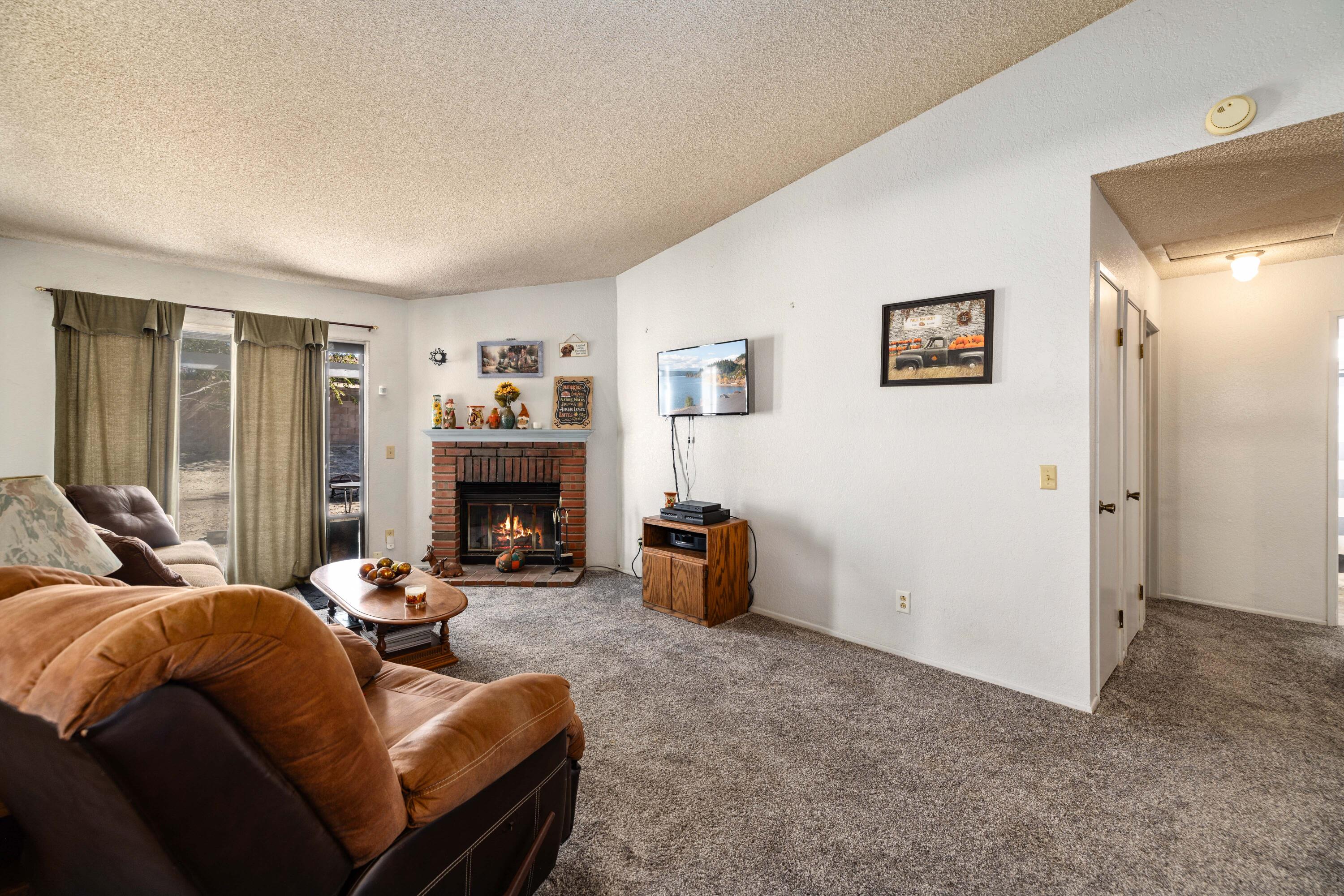 43130 18th Street West Lancaster, CA 93534 - Photo 5 of 28 18Living