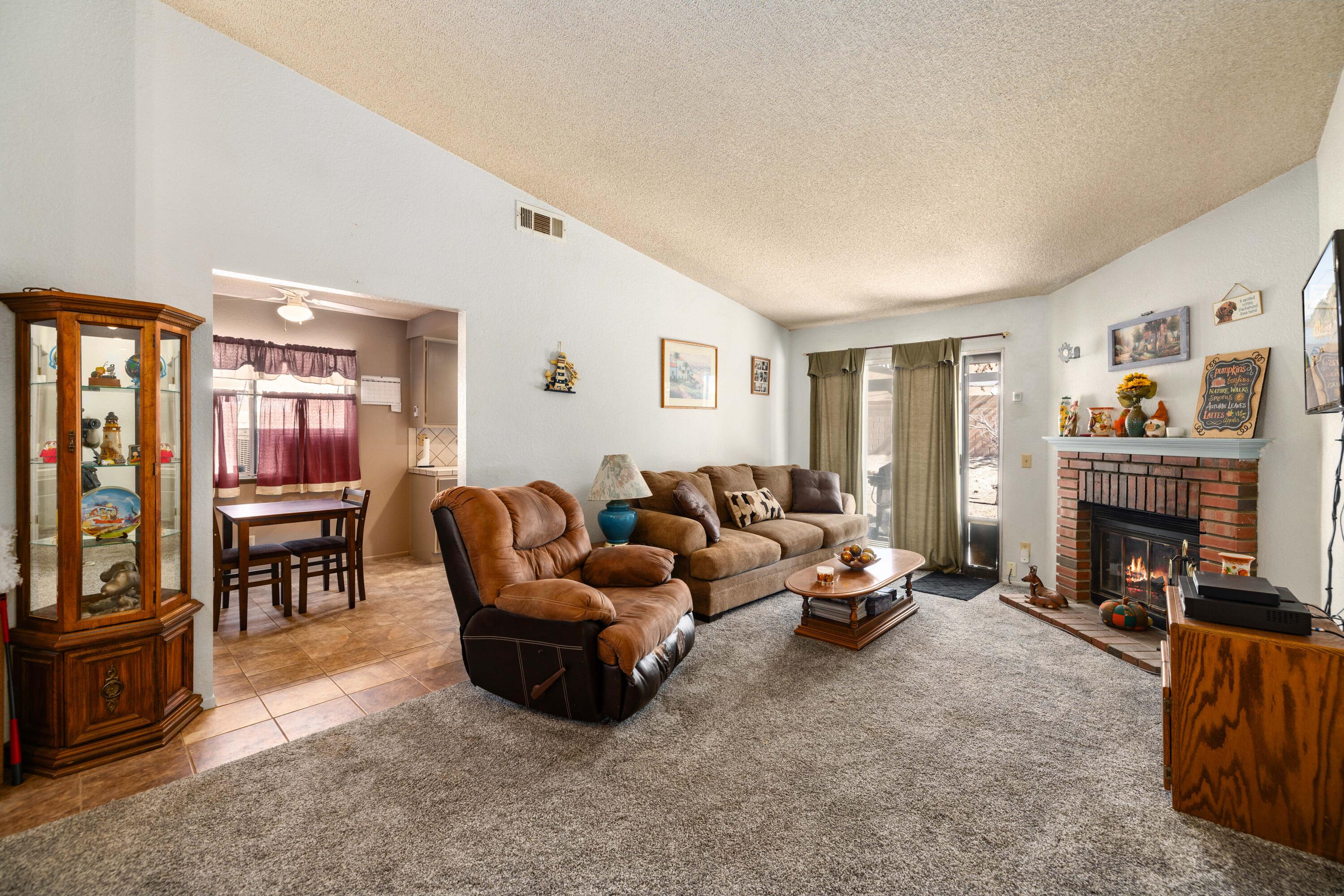 43130 18th Street West Lancaster, CA 93534 - Photo 9 of 28 18LivingKitchen