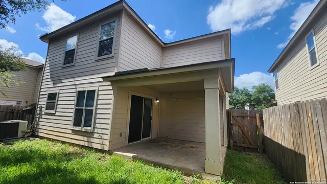 $1,695 | 134 Adelaide Oaks, San Antonio, TX 78249