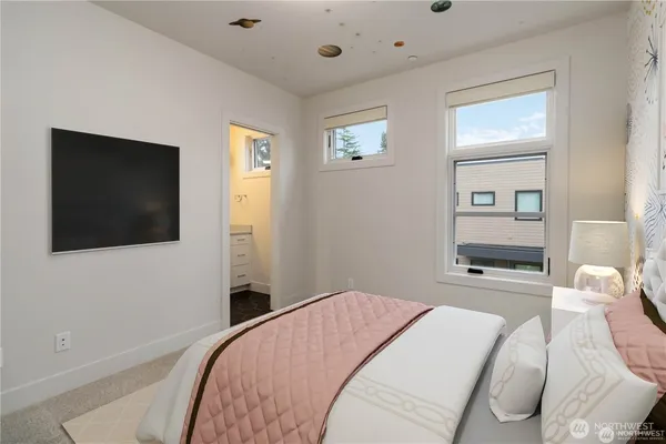 $18,000 | 2627 78th Avenue Northeast, Medina, WA 98039