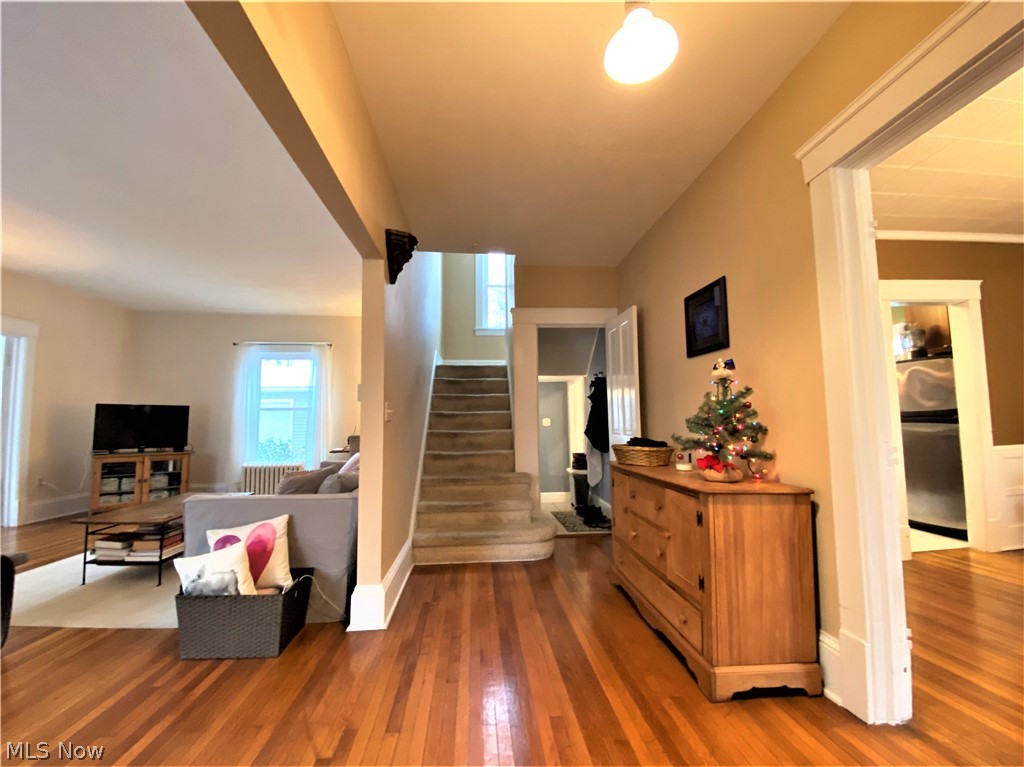 7450 Brecksville Road Independence, OH 44131 - Photo 4 of 33 Center hall off front door - gorgeous hardwood floors!