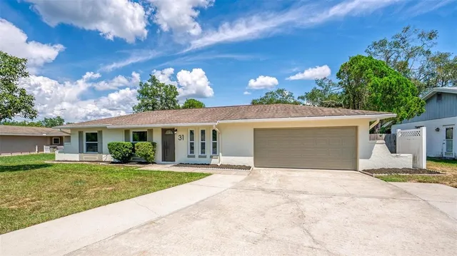 $329,900 | 31 Oak Court, Eustis, FL 32726