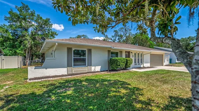 $329,900 | 31 Oak Court, Eustis, FL 32726