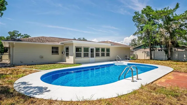 $329,900 | 31 Oak Court, Eustis, FL 32726