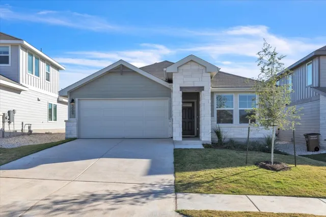 $2,300 | 5009 Hazelnut Lane, Del Valle, TX 78617