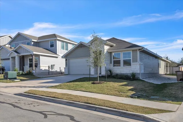 $2,300 | 5009 Hazelnut Lane, Del Valle, TX 78617