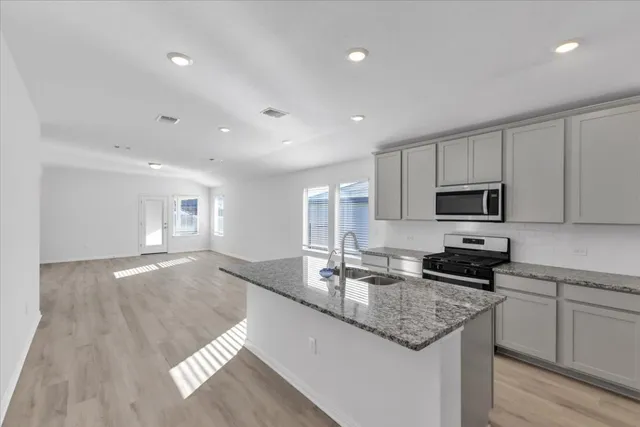 $2,300 | 5009 Hazelnut Lane, Del Valle, TX 78617