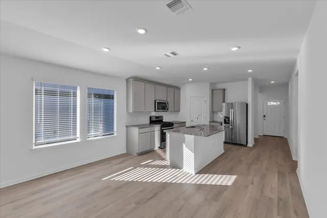 $2,300 | 5009 Hazelnut Lane, Del Valle, TX 78617