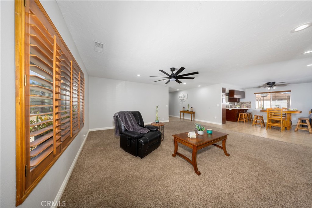 19388 Corwin Road Apple Valley, CA 92307 - Photo 8 of 36 Great Room
