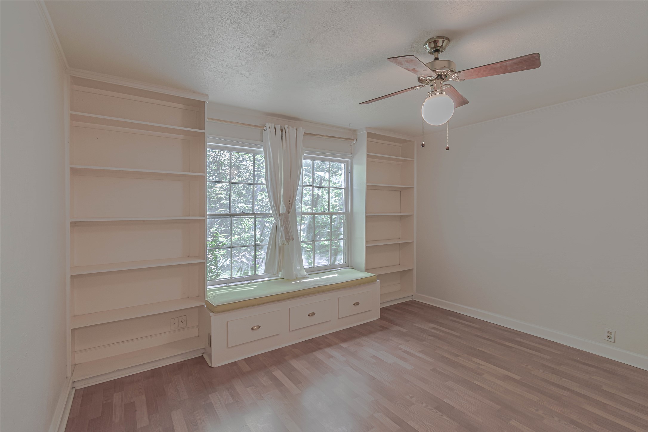 1202 Norwood Road Austin, TX 78722 - Photo 22 of 37