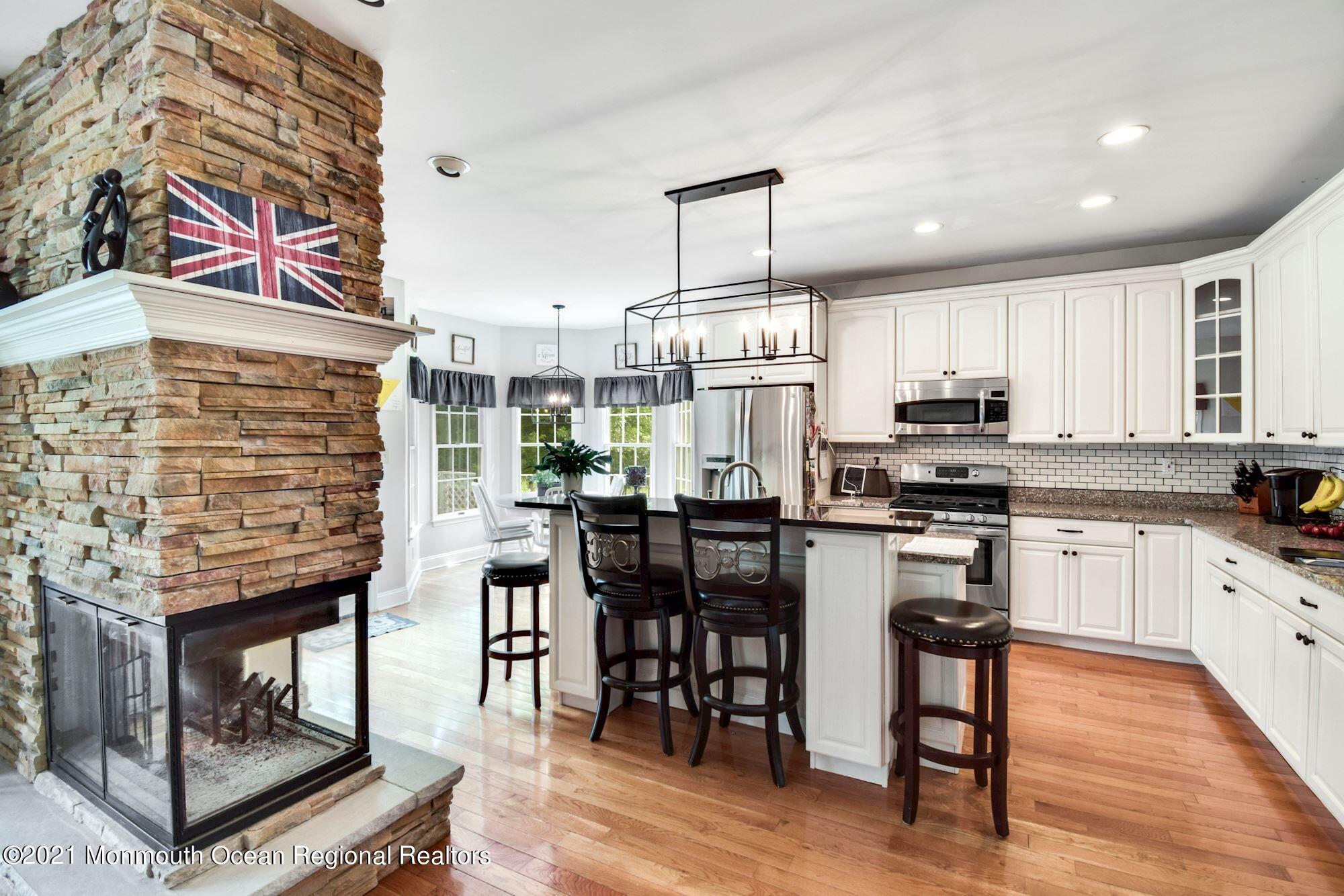 20 Highland Ridge Road Manalapan, NJ 07726 - Photo 15 of 35 Hardwood Floors