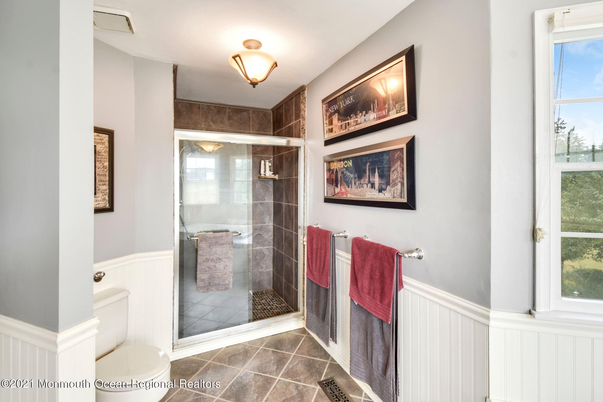 20 Highland Ridge Road Manalapan, NJ 07726 - Photo 24 of 35 Full Shower