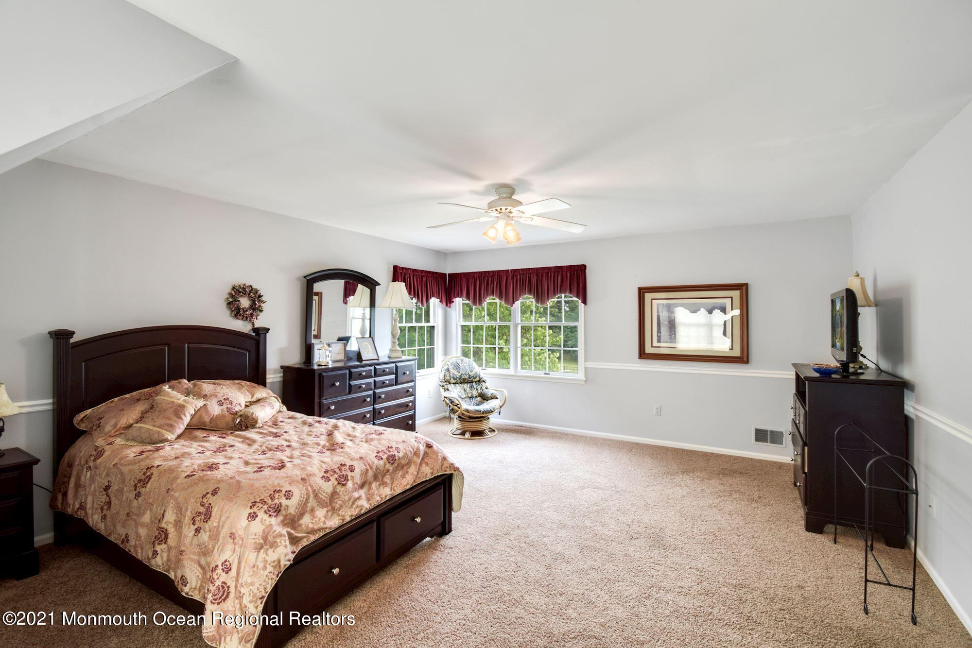 20 Highland Ridge Road Manalapan, NJ 07726 - Photo 25 of 35 In Law Suite