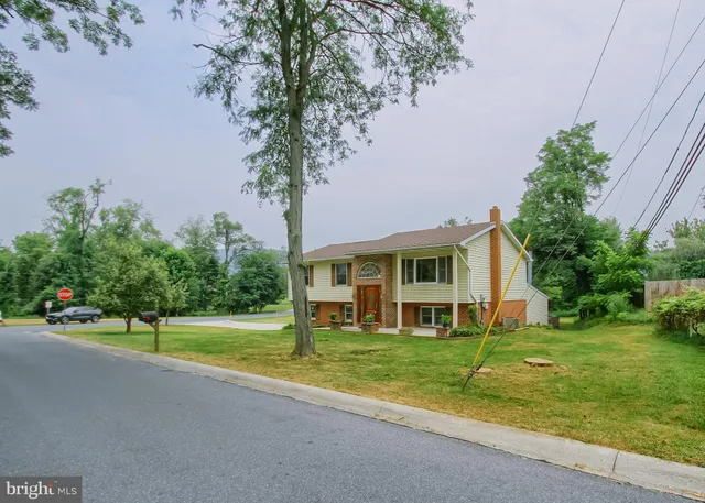 $429,000 | 3810 Manor Drive, Harrisburg, PA 17110