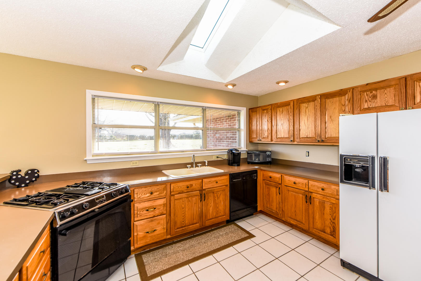 2008 Cochran Road Maryville, TN 37803 - Photo 12 of 36 Lots of counter space