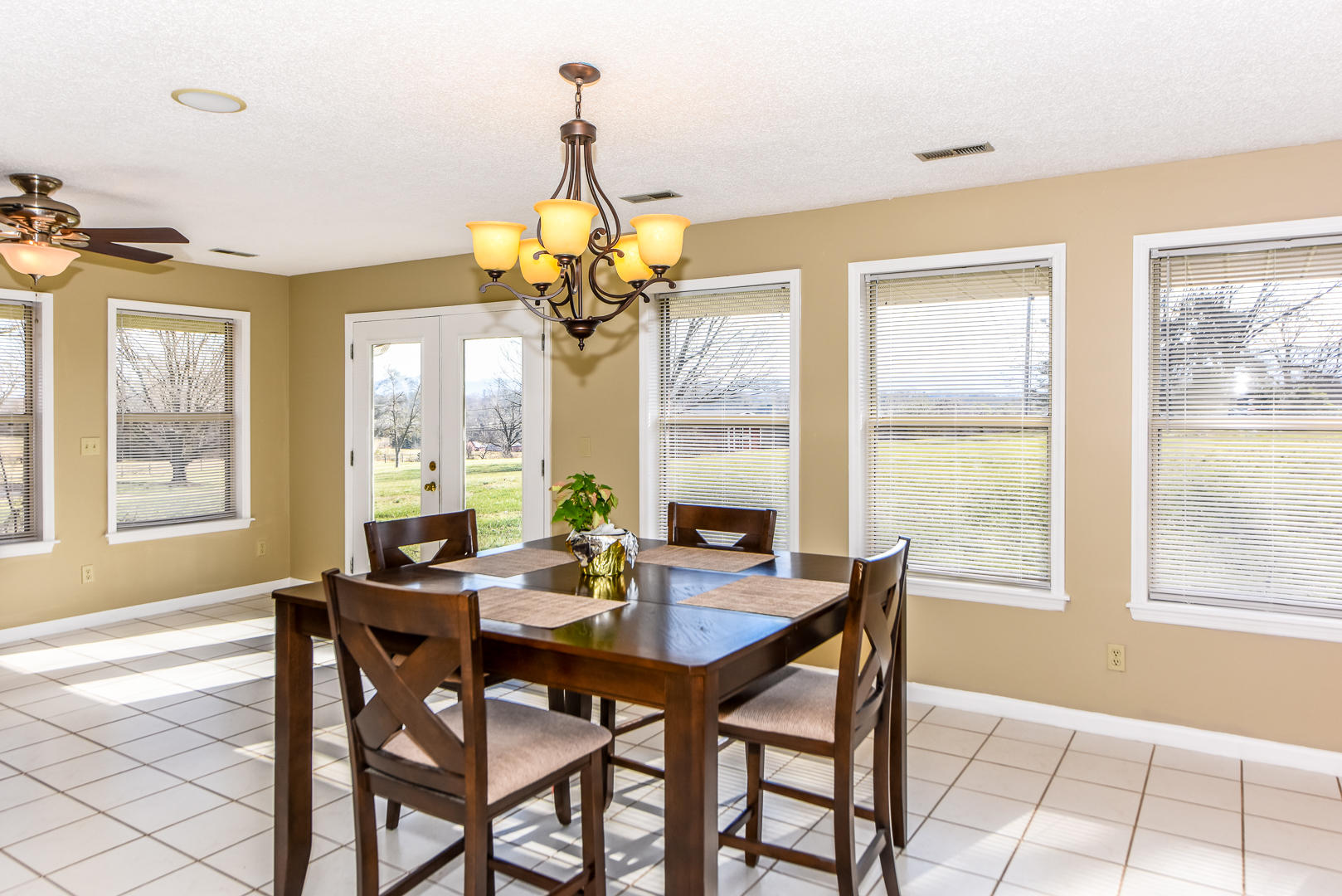 2008 Cochran Road Maryville, TN 37803 - Photo 14 of 36 BRIGHT AIRY DINING