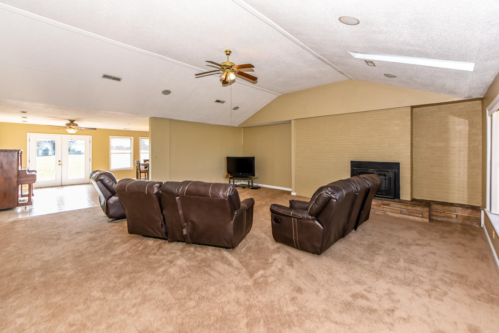 2008 Cochran Road Maryville, TN 37803 - Photo 3 of 36 L.R. w fireplace